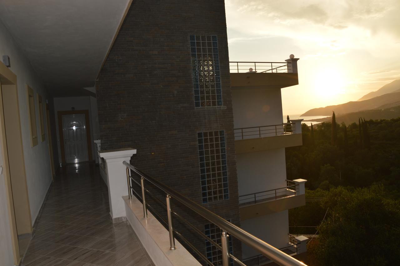 Mihalis Apartments Himara Kültér fotó