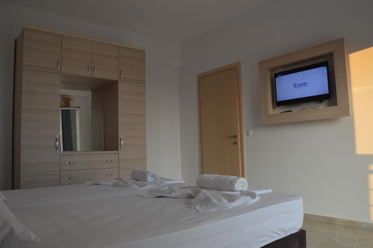 Mihalis Apartments Himara Kültér fotó