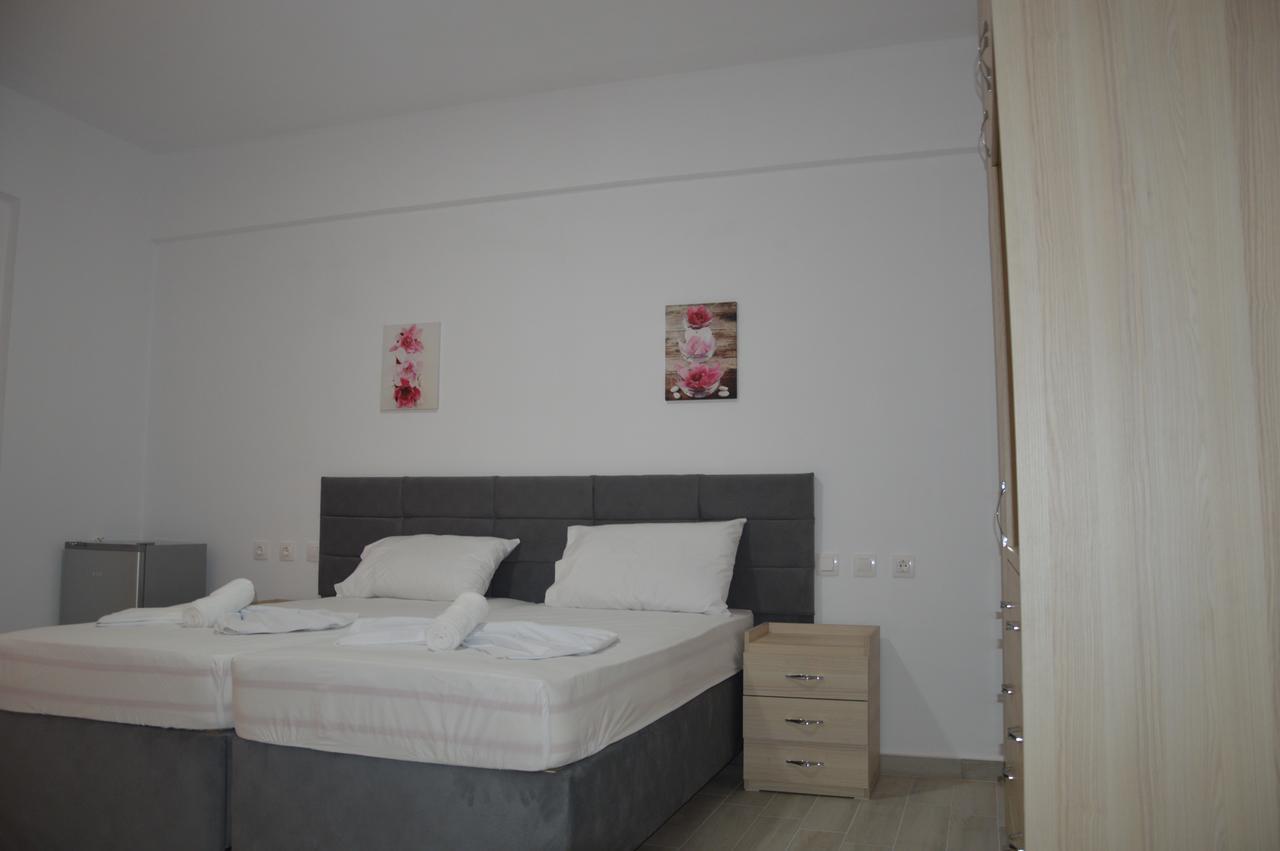 Mihalis Apartments Himara Kültér fotó