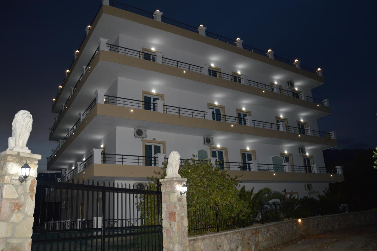 Mihalis Apartments Himara Kültér fotó