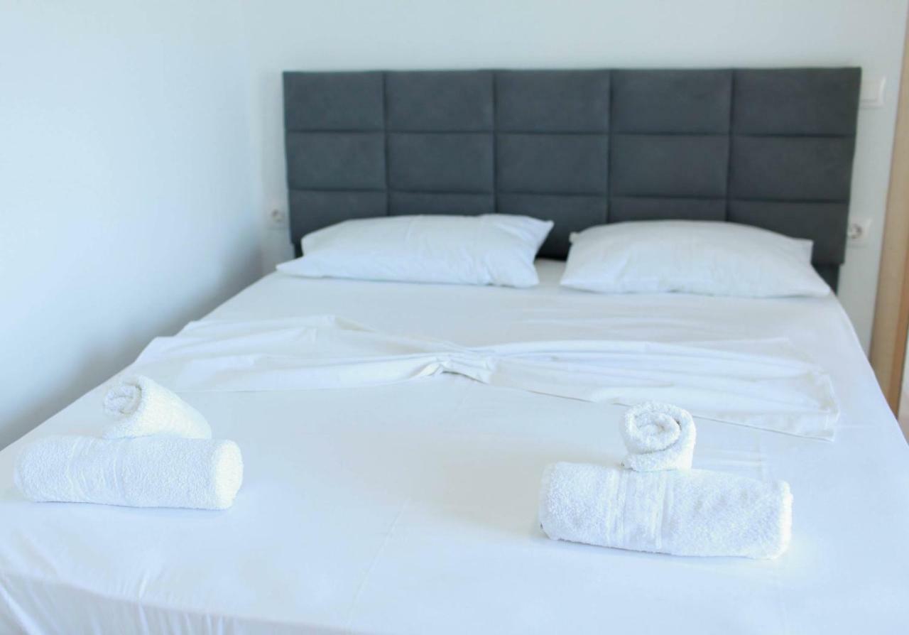 Mihalis Apartments Himara Kültér fotó